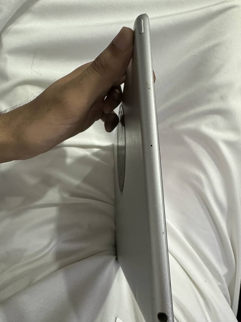 Ipad 9 generation 64 gb 4
