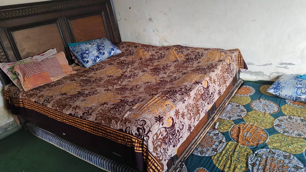 king size bed 0