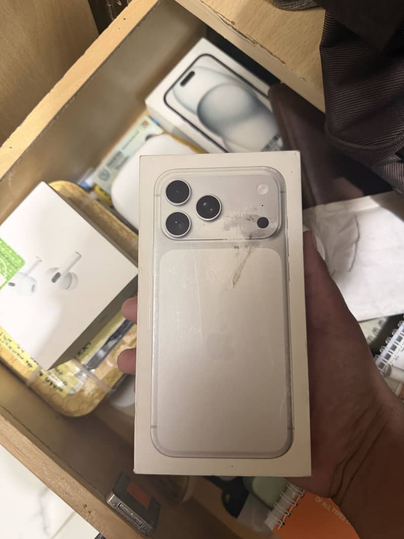 Apple iPhone 17 Pro Max 6