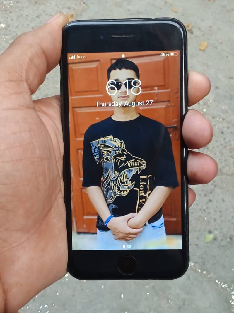 Apple iPhone 7 1