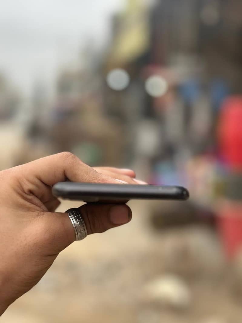Apple iPhone 12 4
