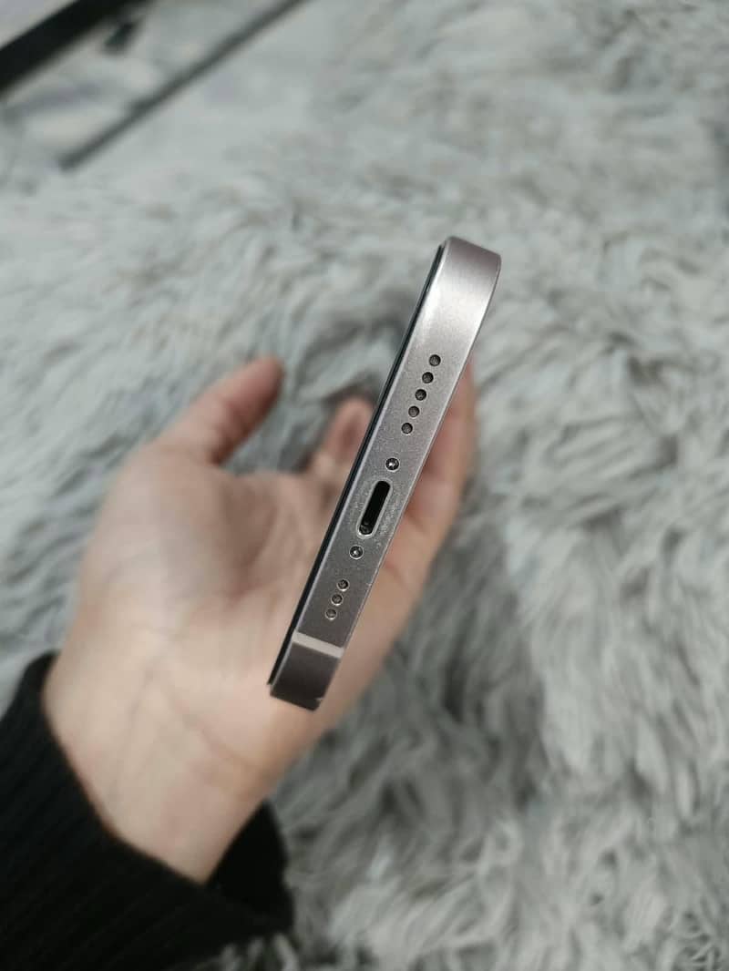 Apple iPhone 13 1