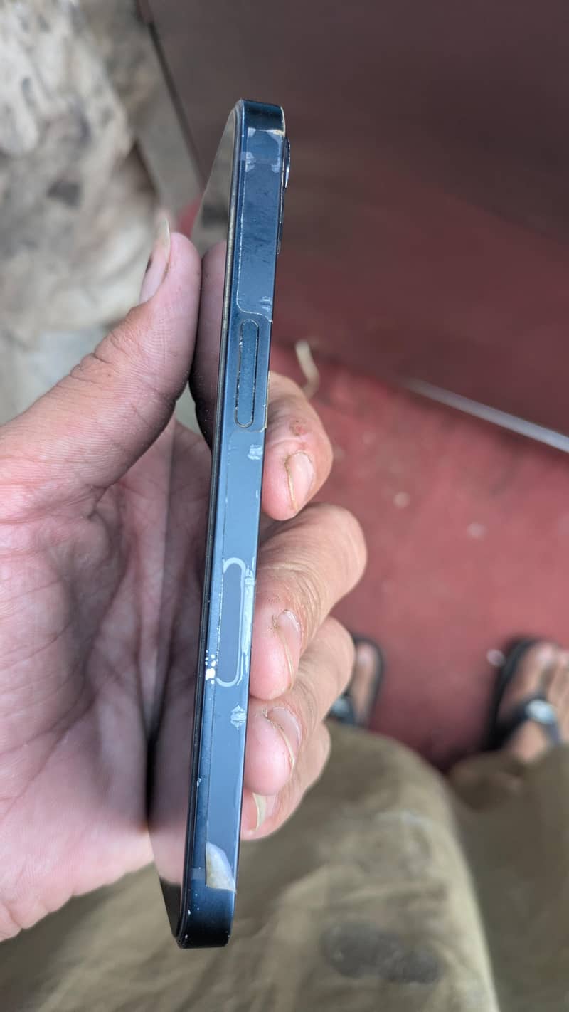 Apple iPhone 13 11