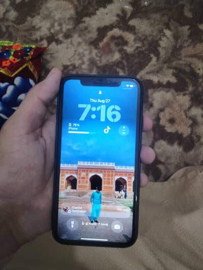 Apple iPhone 11