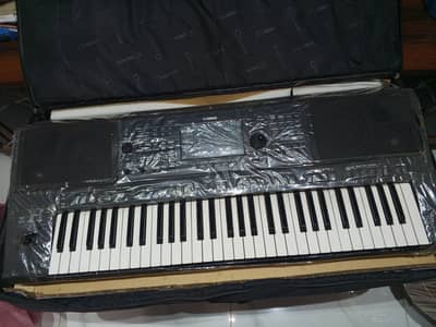 Yamaha PSR SX720