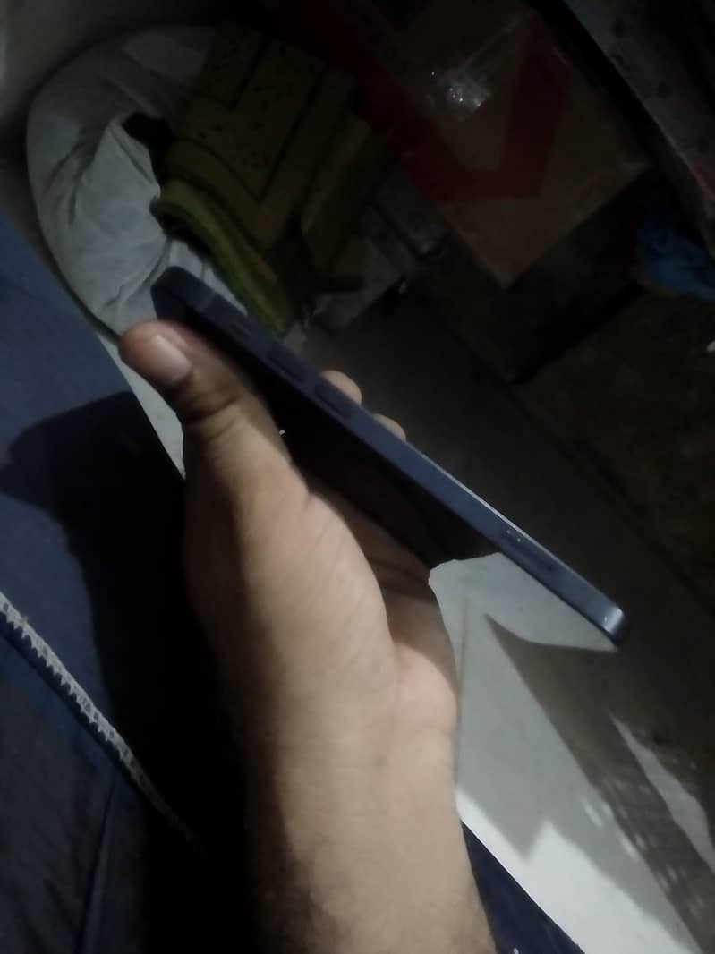 Apple iPhone 12 1