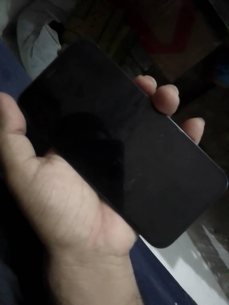 Apple iPhone 12 4