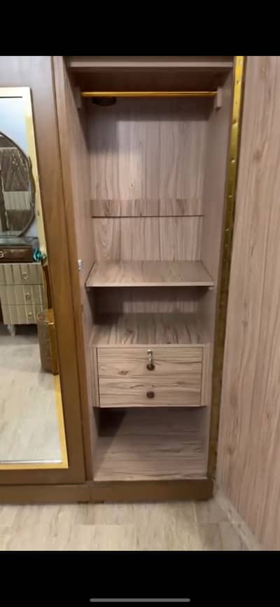 4 door Cupboard