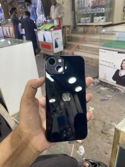 Apple iPhone 13