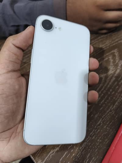 i phone 16e JV