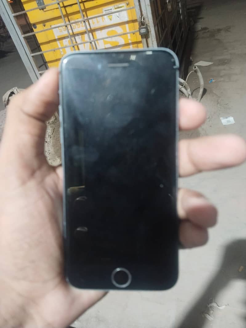 Apple iPhone 8 1