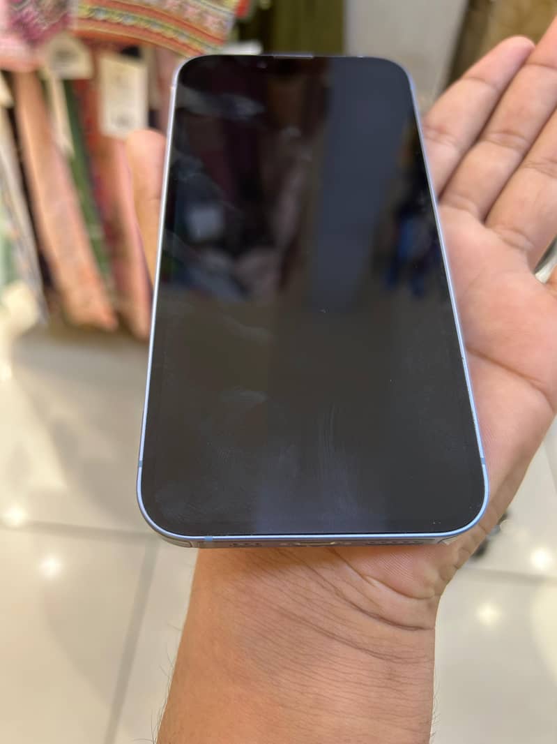 Apple iPhone 14 3