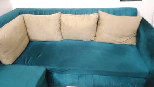 Amazing offered Lshape sofa set