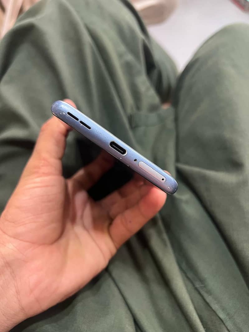 One Plus 8 5G 4