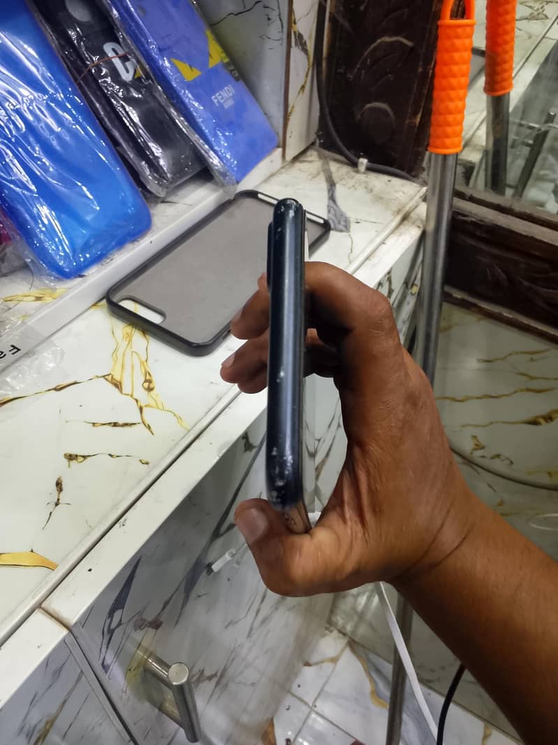 Apple iPhone 7 Plus 0