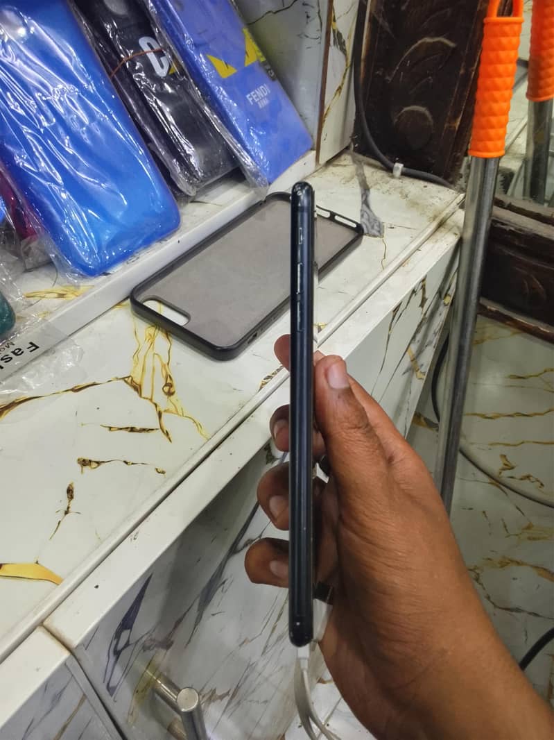 Apple iPhone 7 Plus 1