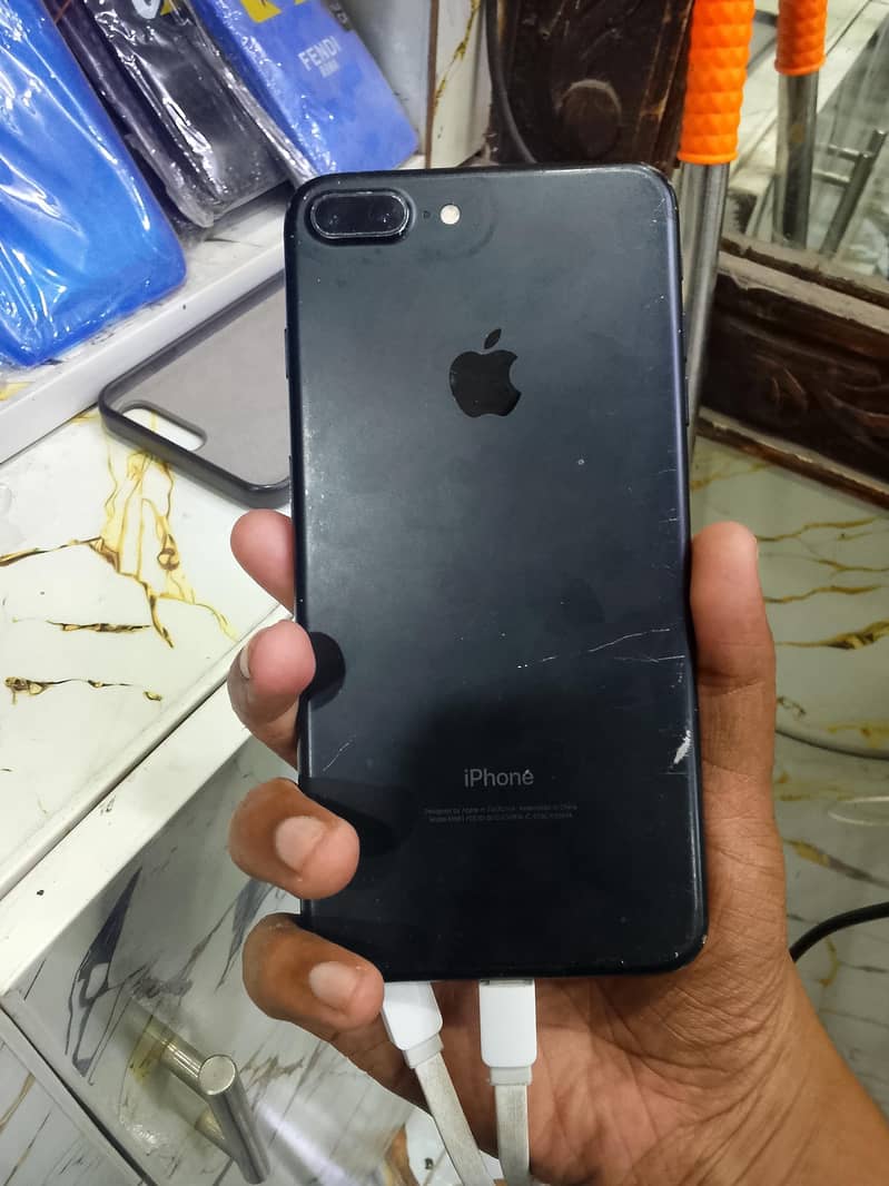 Apple iPhone 7 Plus 3