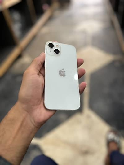 Apple iPhone 13