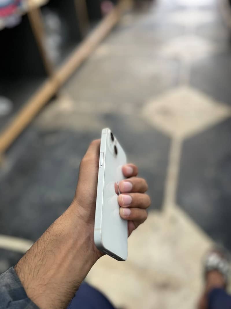 Apple iPhone 13 1