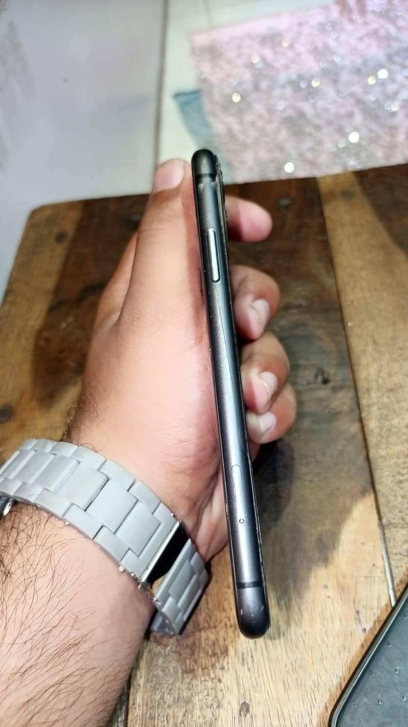 Apple iPhone 11 2