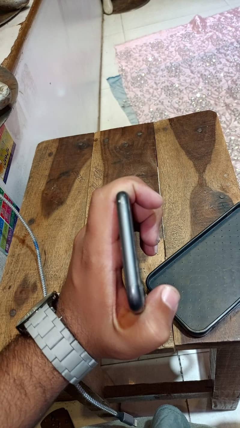 Apple iPhone 11 5