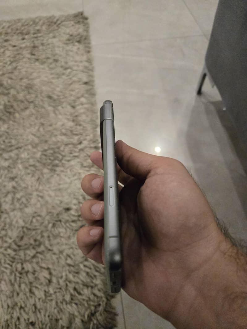 Google Pixel 8 3