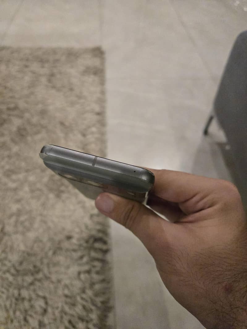 Google Pixel 8 5