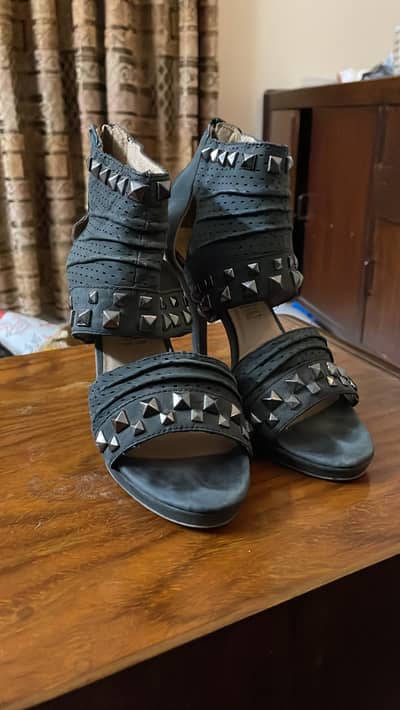 Fifth Avenue desighner heel