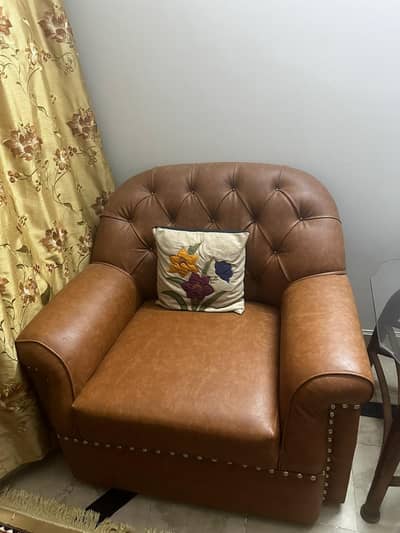 5 seater sofa set. With lush conditions
