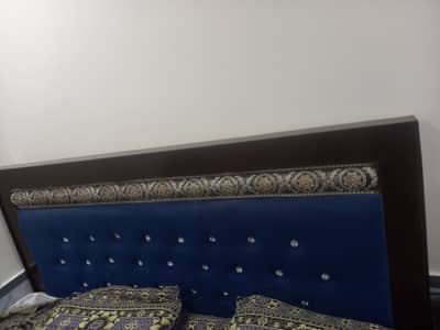 Bed for salle With new Foam