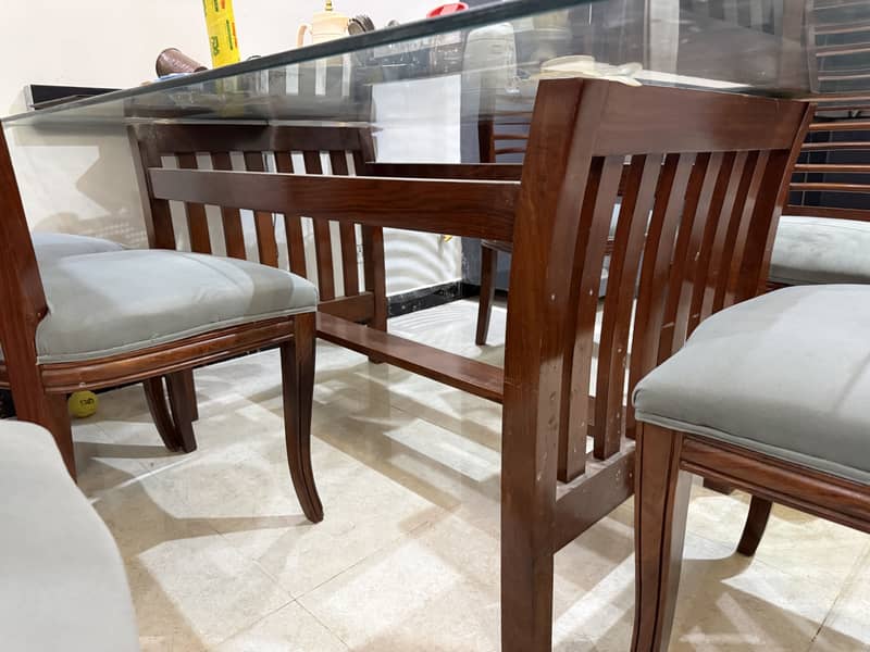 Dining Table 0
