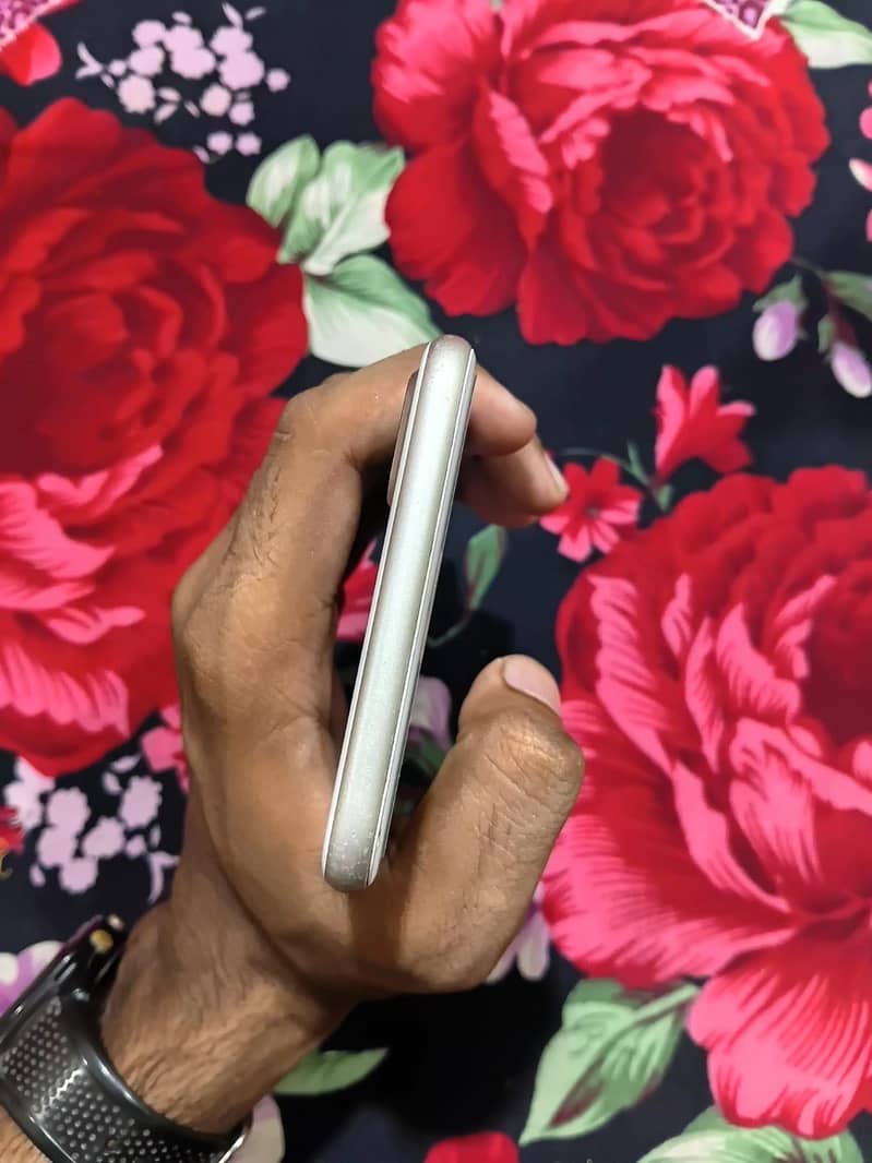 Apple iPhone 7 Plus 3