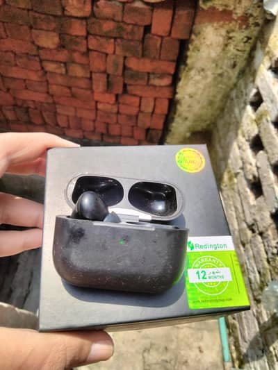 Airbud 2nd gen copy sirf 1 ear piece dosra ghum ah
