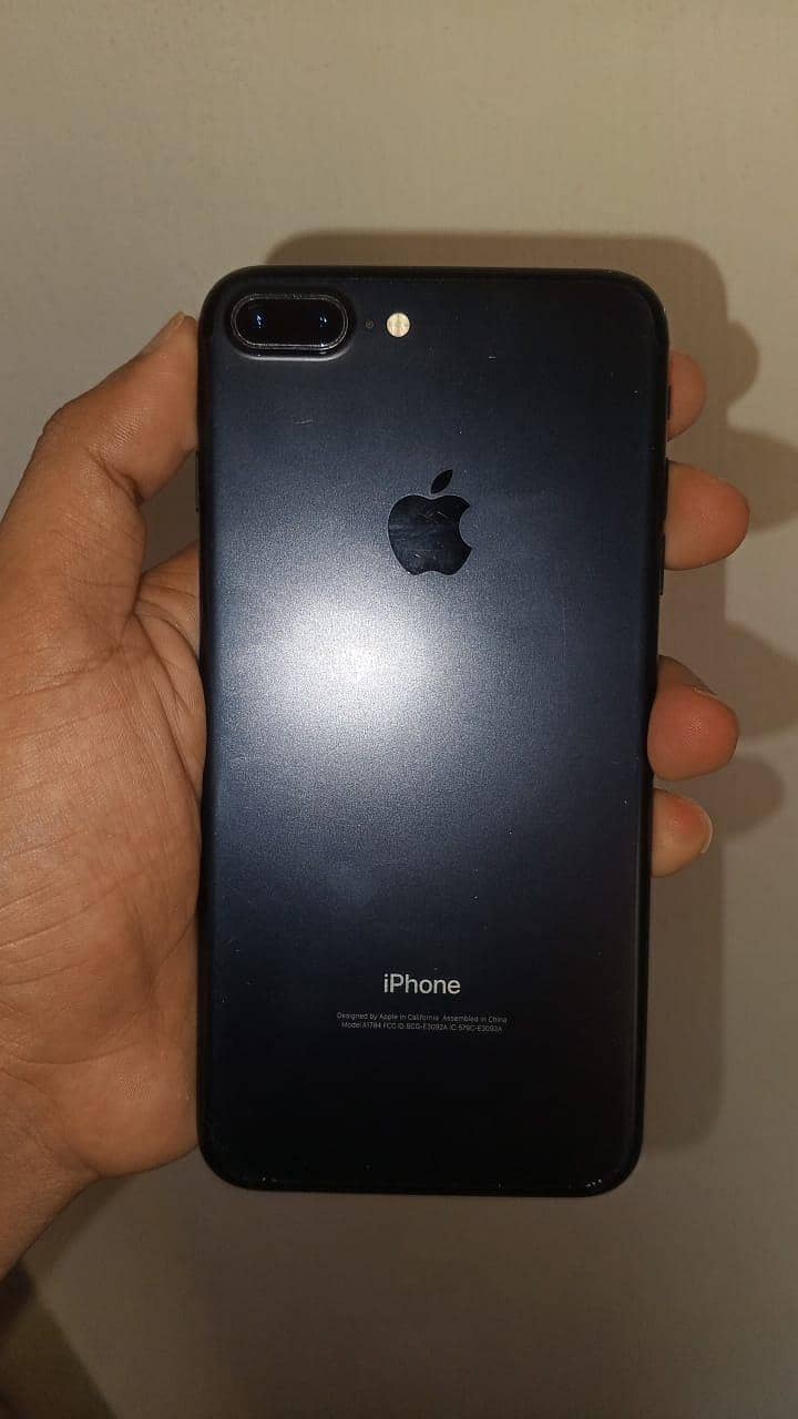 Apple iPhone 7 Plus 1