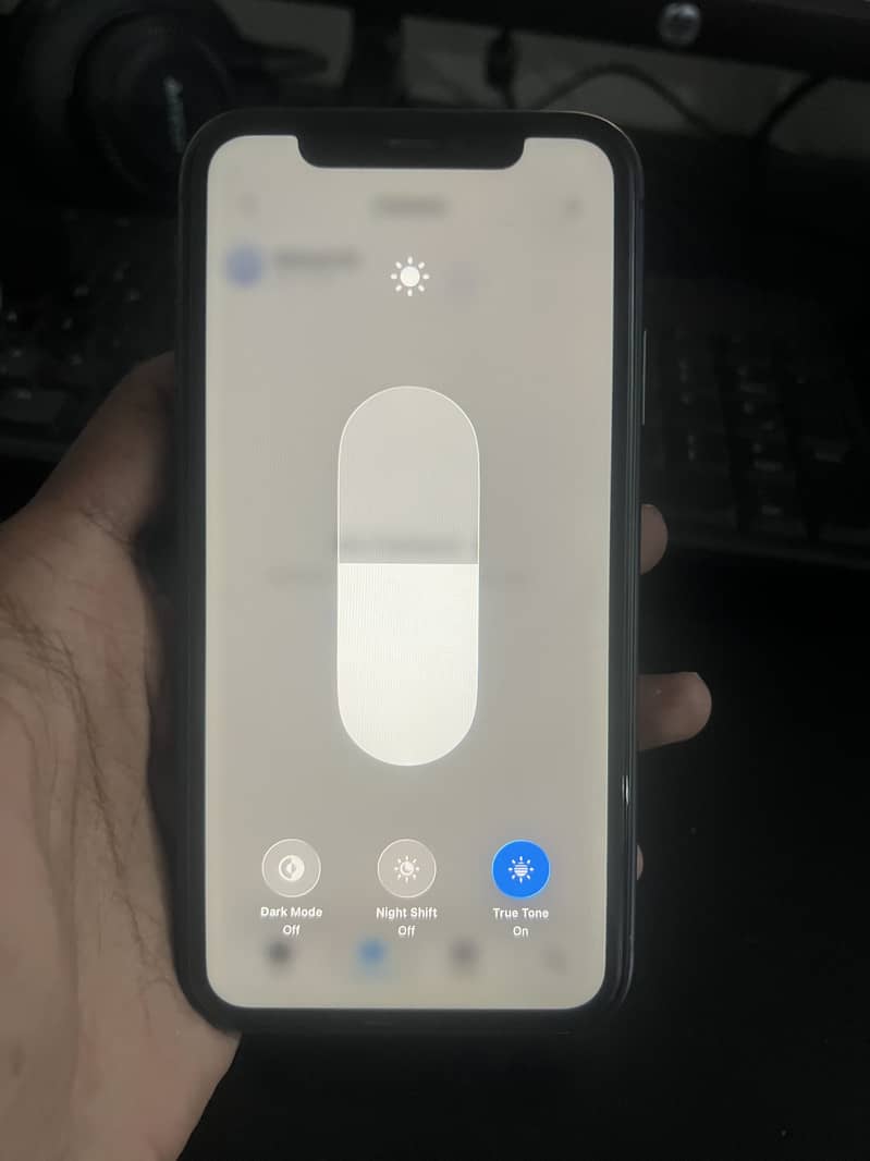 Apple iPhone 11 4