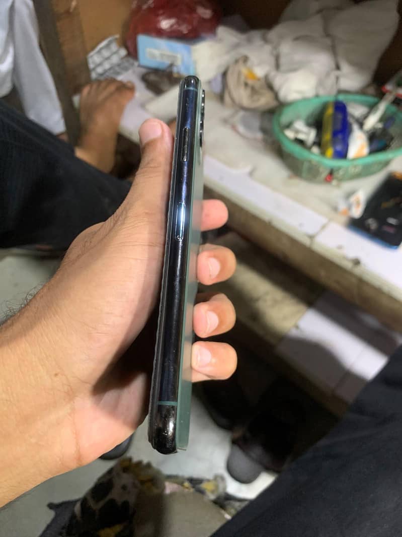 Apple iPhone 11 Pro Max 2