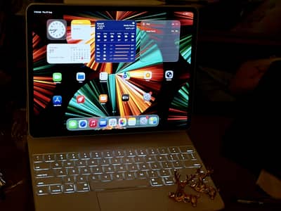 Apple iPad Pro M1 256GB 13” + APPLE MAGIC KEYBOARD 300$ + APPLE PENCIL