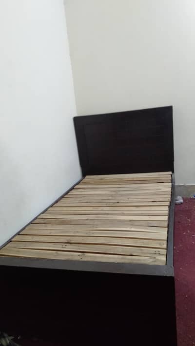 2 Single beds with mattress and middle table