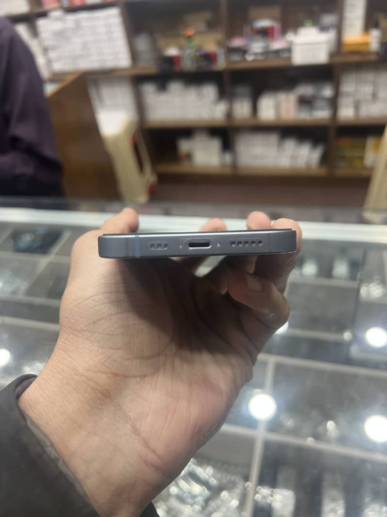 Apple iPhone 14 3