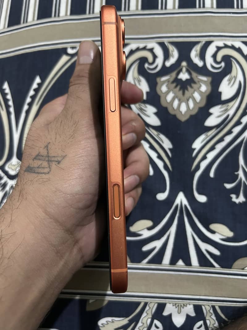 iPhone 17 Pro Max 6
