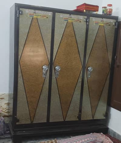 Almirah for sale