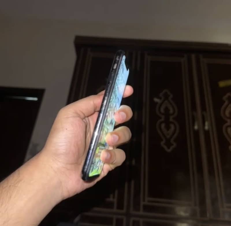 Apple iPhone X 3
