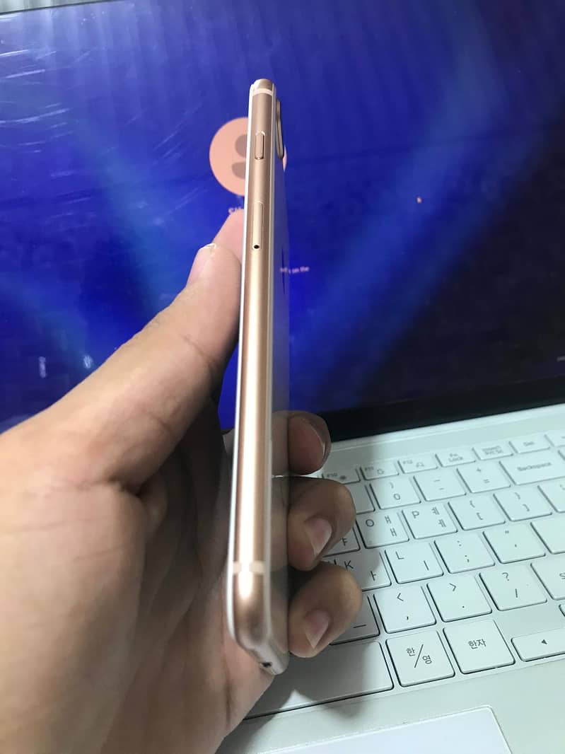 Apple iPhone 8 Plus 3