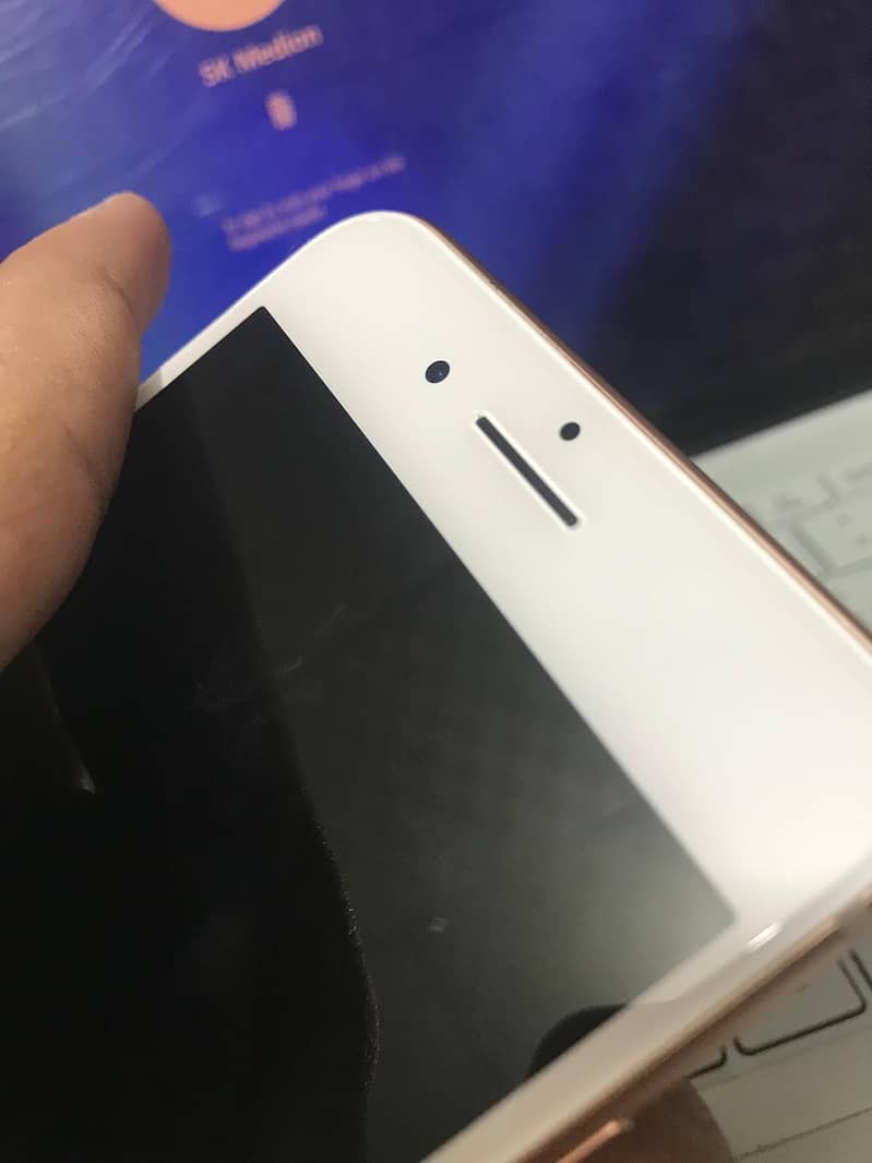 Apple iPhone 8 Plus 4