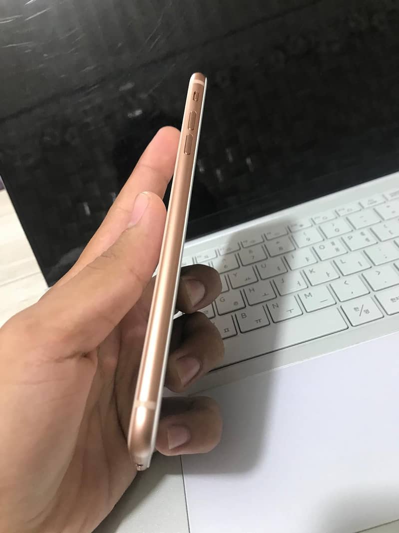 Apple iPhone 8 Plus 5