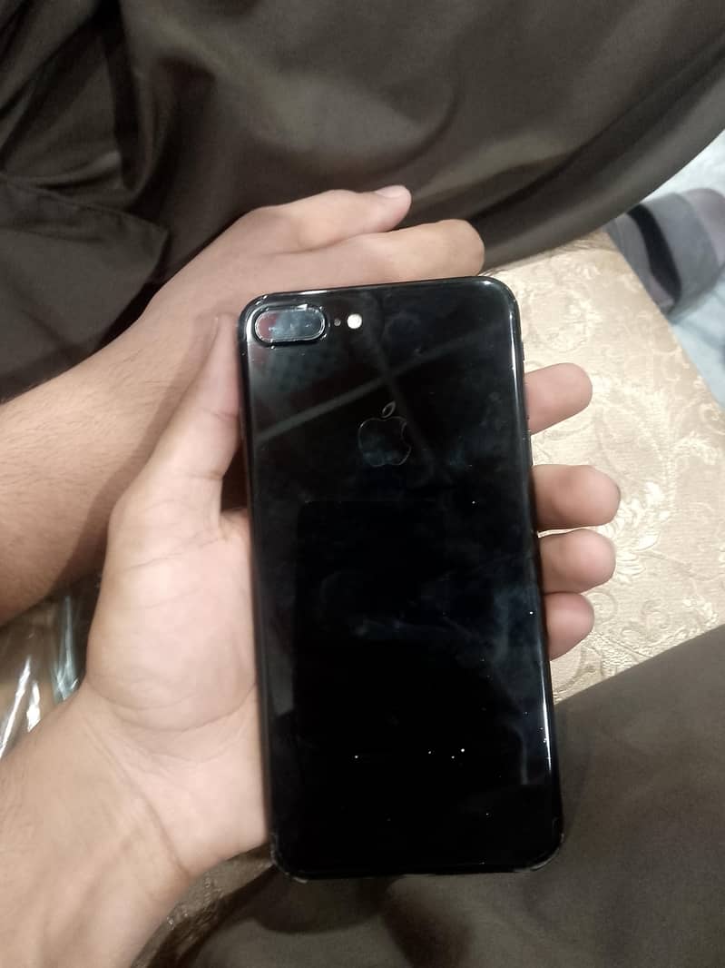 Apple iPhone 7 Plus 1