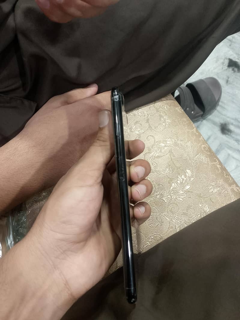 Apple iPhone 7 Plus 2