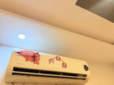 1.5ton inverter ac working in excellent condition