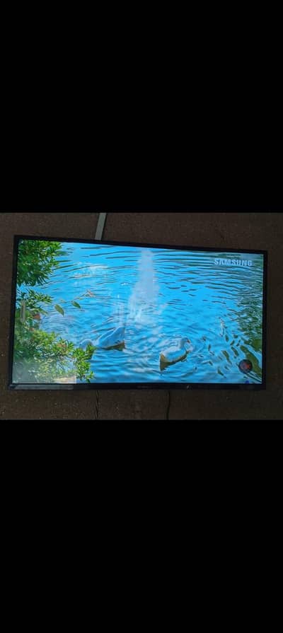Samsung 40 inch LED TV SMART Android  Minor One line