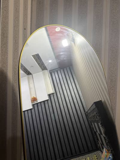 Stand mirror